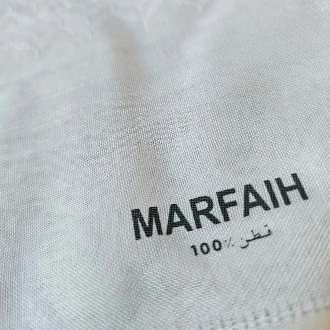 شماغ بروجيه مارفيه ابيض رجالي